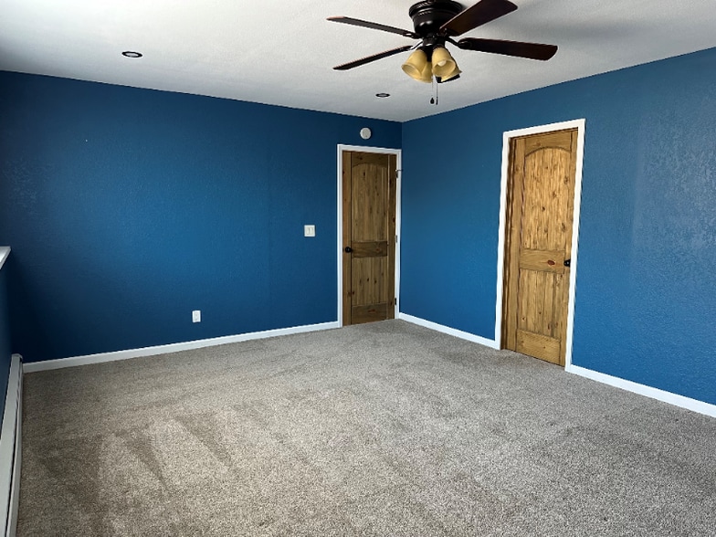 Building Photo - 17634 Meadow Creek Dr