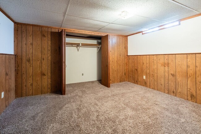 Building Photo - 4 BED 2 BATH HOME WITH BONUS ROOM IN IDAHO...