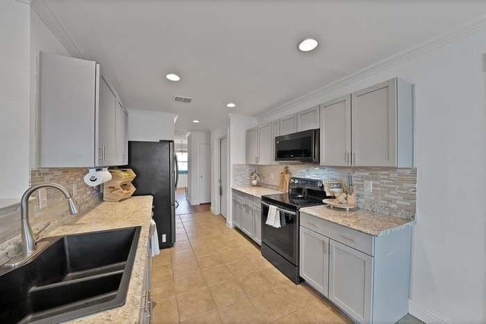 Building Photo - 1120 Bumble Bee Dr