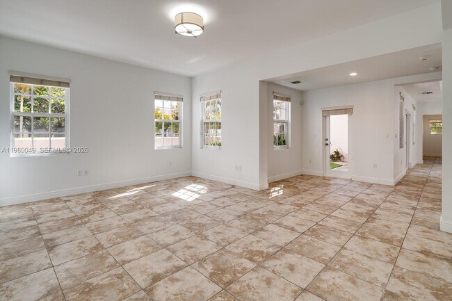 Building Photo - 520 Loretto Ave