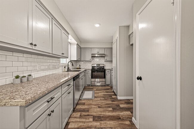 Building Photo - 1203 Bernard Ave