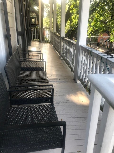 Building Photo - 5221 Magazine St