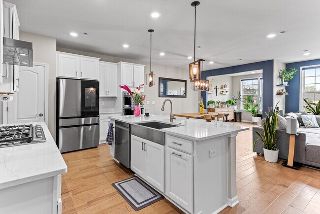 Building Photo - 1675 Addison Cir