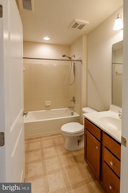 Building Photo - 3232 Careysbrook Ct