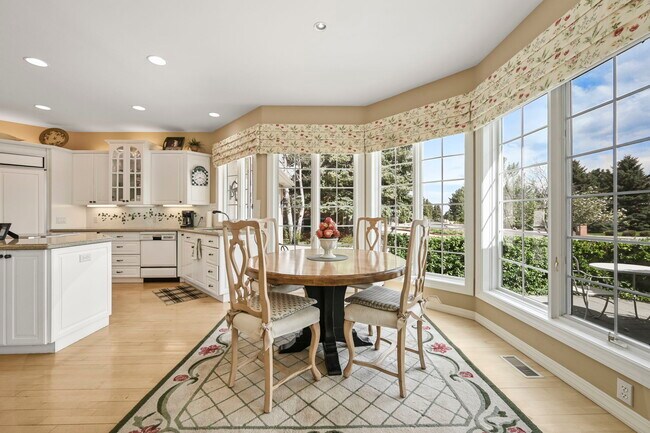 Building Photo - 3479 Hill Cir