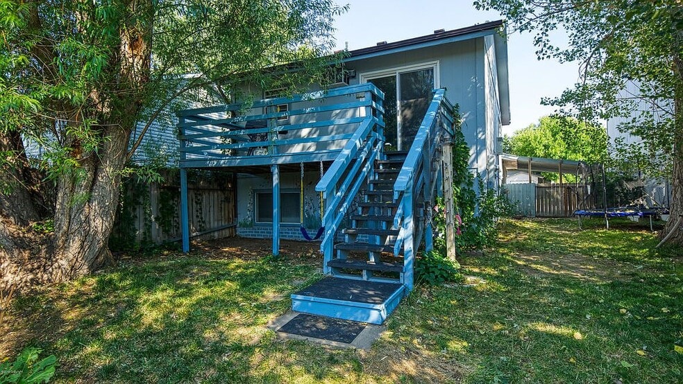 Building Photo - 300 E Laurel St