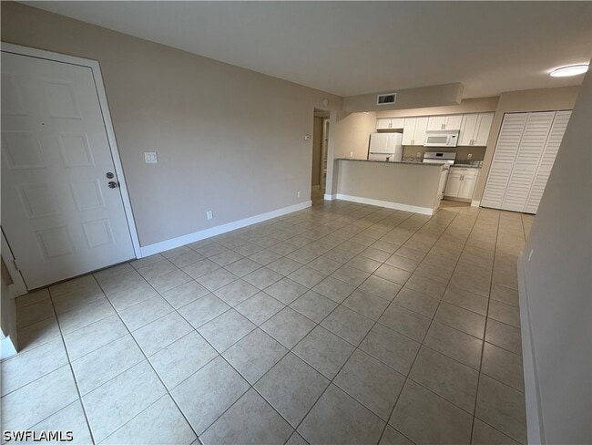 Building Photo - 5317 Summerlin Rd