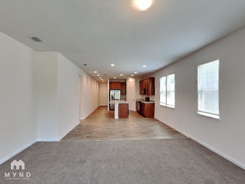 Building Photo - 2880 Alpin Dr