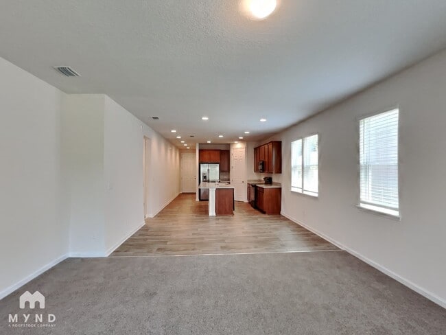 Building Photo - 2880 Alpin Dr
