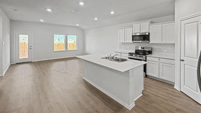 Building Photo - 3405 Tomahawk Dr