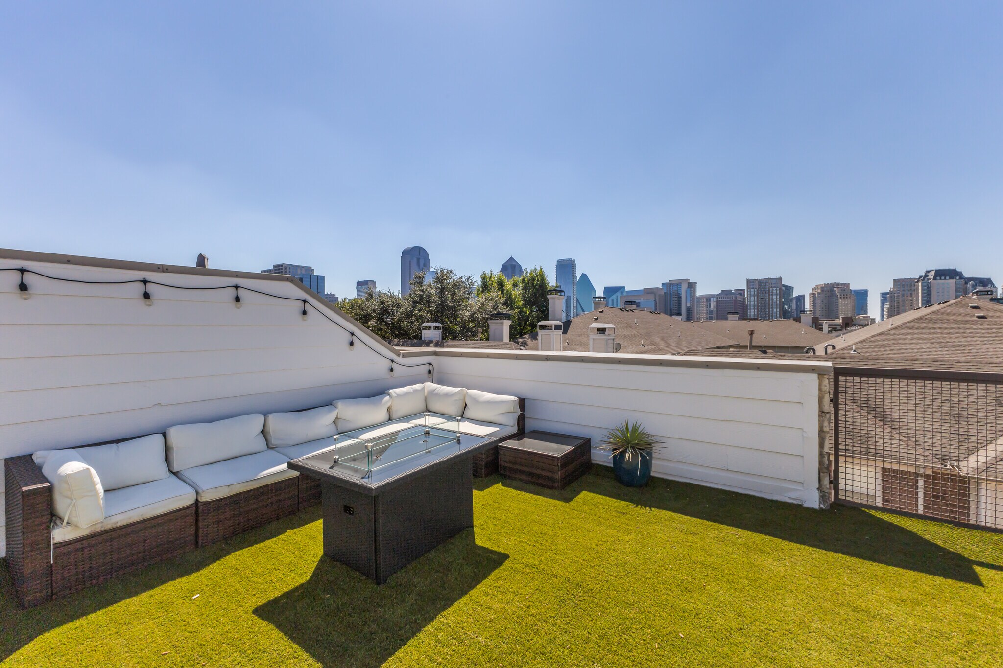 Building Photo - 2928 State St