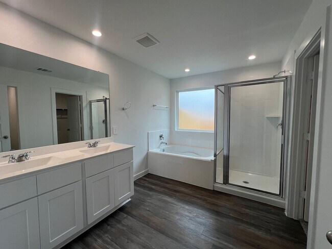 Building Photo - 1107 Fringed Bluestar Dr