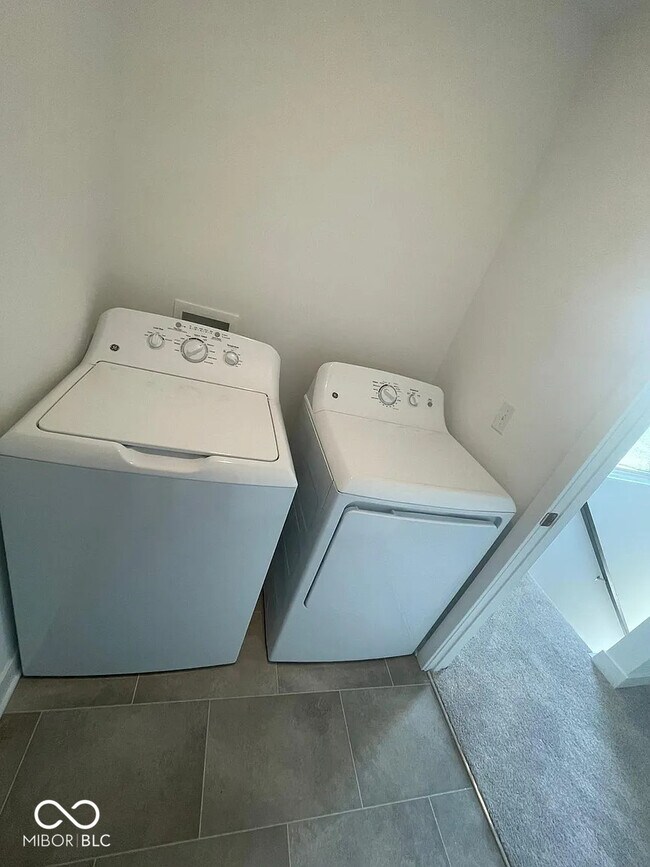 Building Photo - 6865 Orchard Run Cir