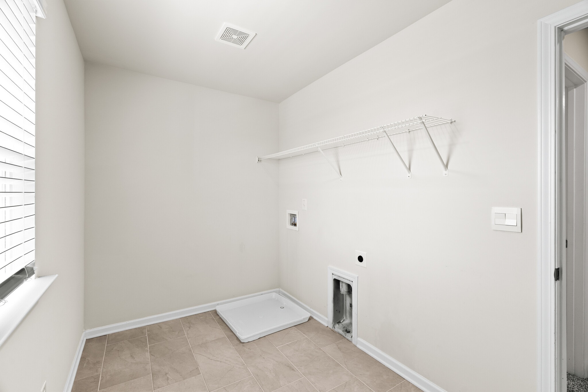 Building Photo - Room in House on Richmond Trl