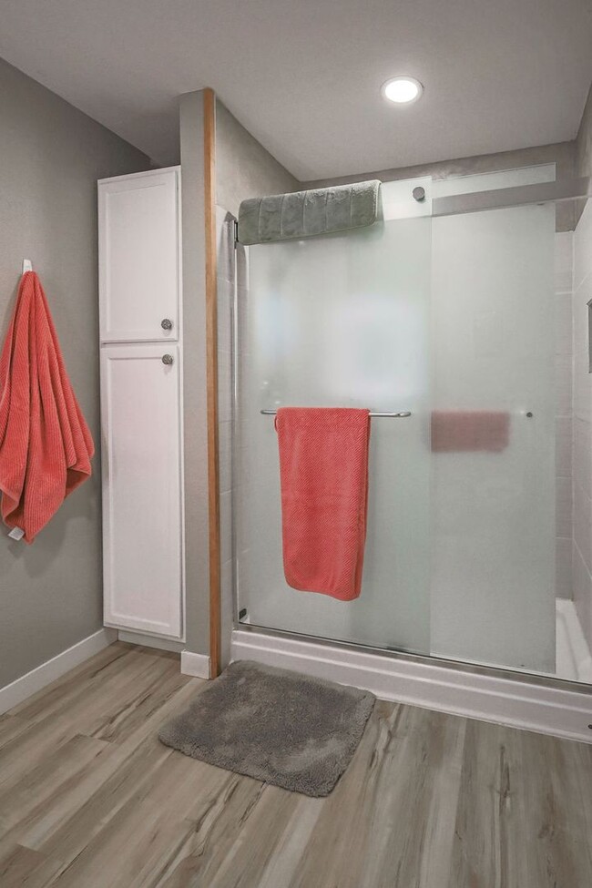 Building Photo - Full Furnished, Cozy Country Cottage Available for short term rental