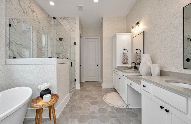 Building Photo - Discover Iris Grove at Everlee