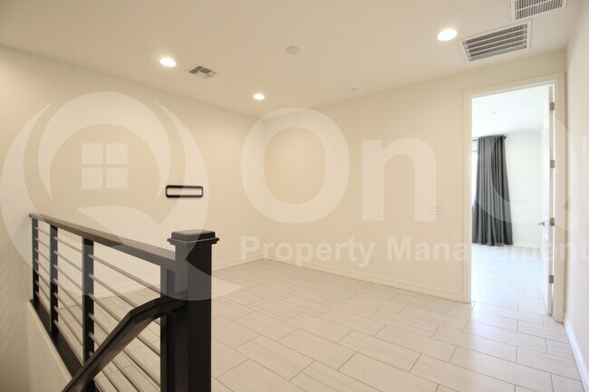 Building Photo - 7330 E Vista Bonita Dr