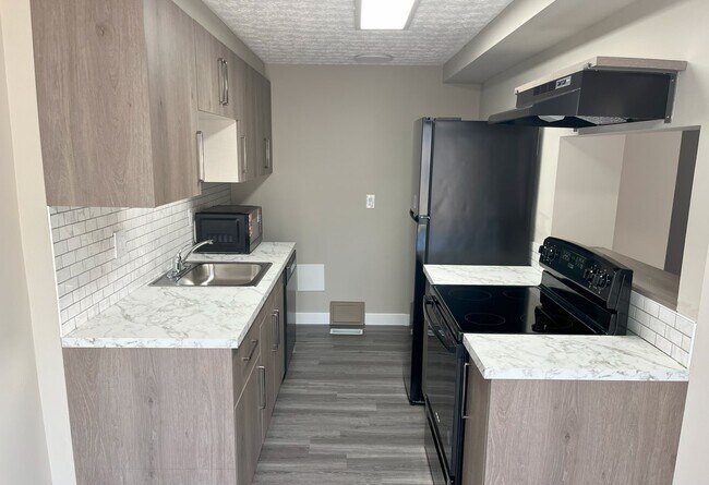 Kitchen - 3808 Charbonnett Ct