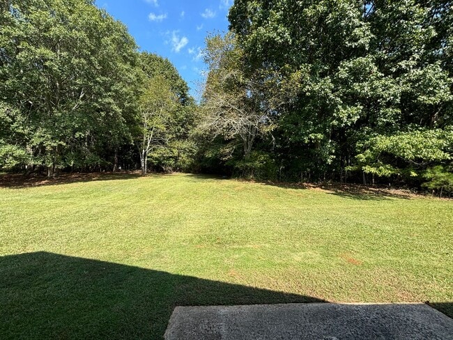 Building Photo - ST. ANDREWS CT - 101/103