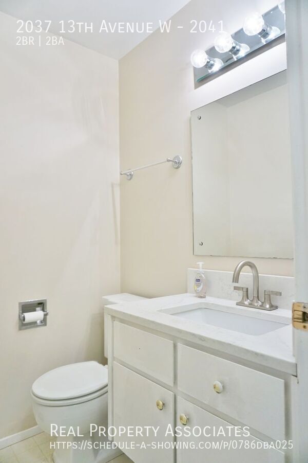Building Photo - 2037 13th Ave W