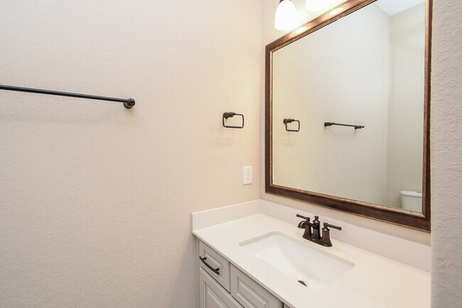 Building Photo - 2008 Harrow Oak Ln