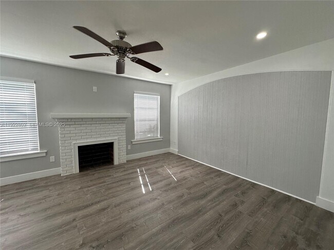 Building Photo - 4249 Bougainvilla Dr