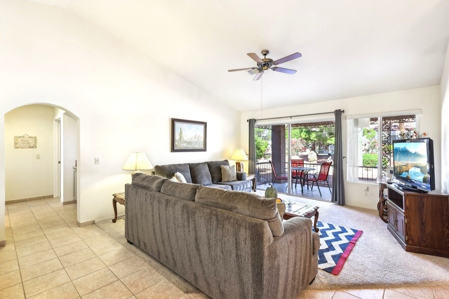 Building Photo - 3013 Sungold Dr