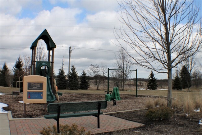 Building Photo - 460 S Jade Ln