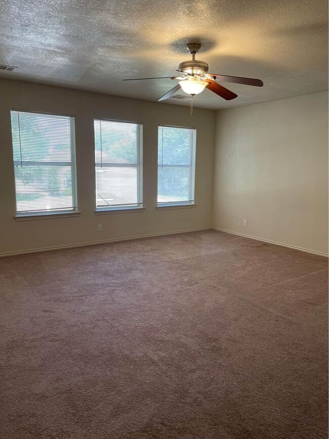 Building Photo - 20805 Trotters Ln