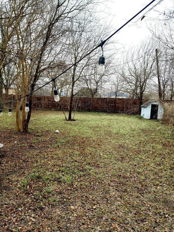 Building Photo - 611 Clifford Dr