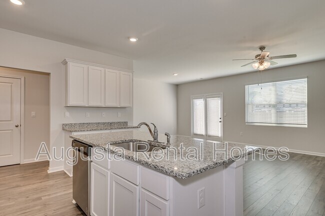 Building Photo - 5419 Thrasher Ln