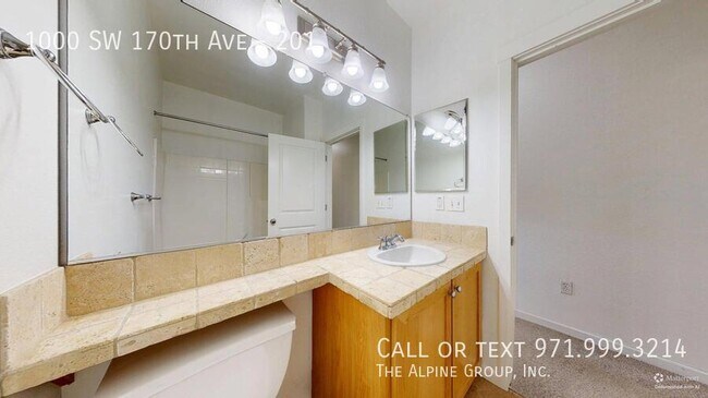 Building Photo - 1000 SW 170th Ave