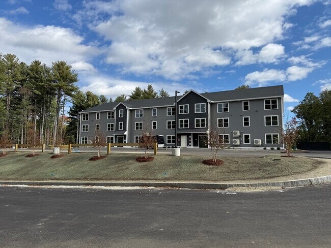 Building Photo - 251 Sladen St