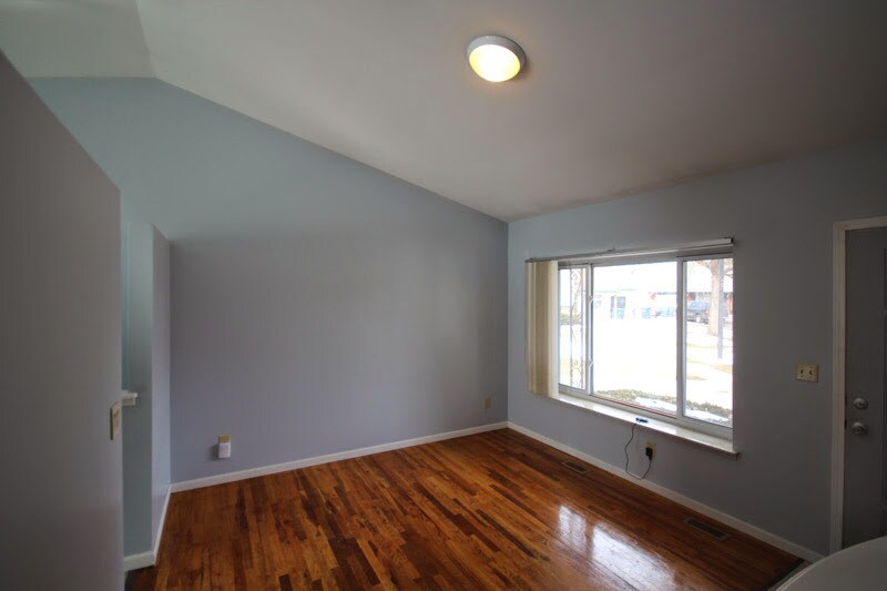 Building Photo - 2063 Champagne Dr