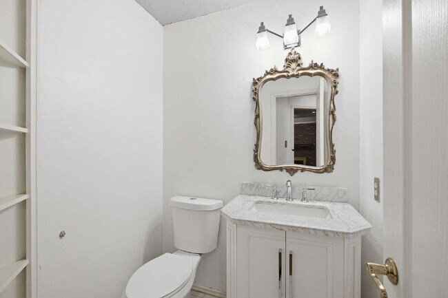 Building Photo - Top-Tier Luxury Living at 98th & Quaker | Kings Gate