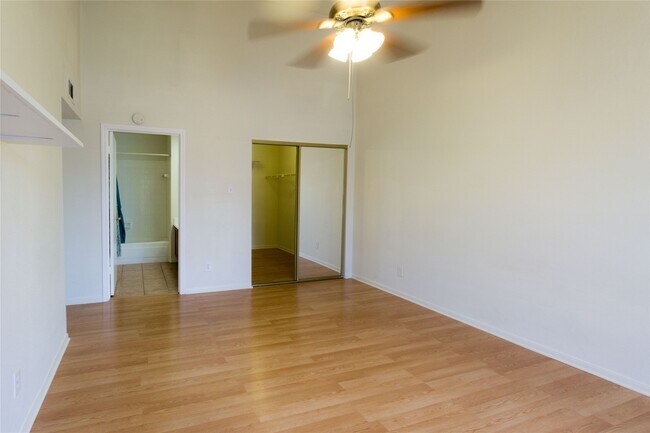 Building Photo - 2121 El Paseo St