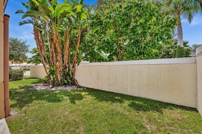 Building Photo - 36 Monterey Pointe Dr