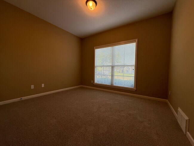 Building Photo - BEAUTIFUL SPACIOUS HOME IN BARTLETT