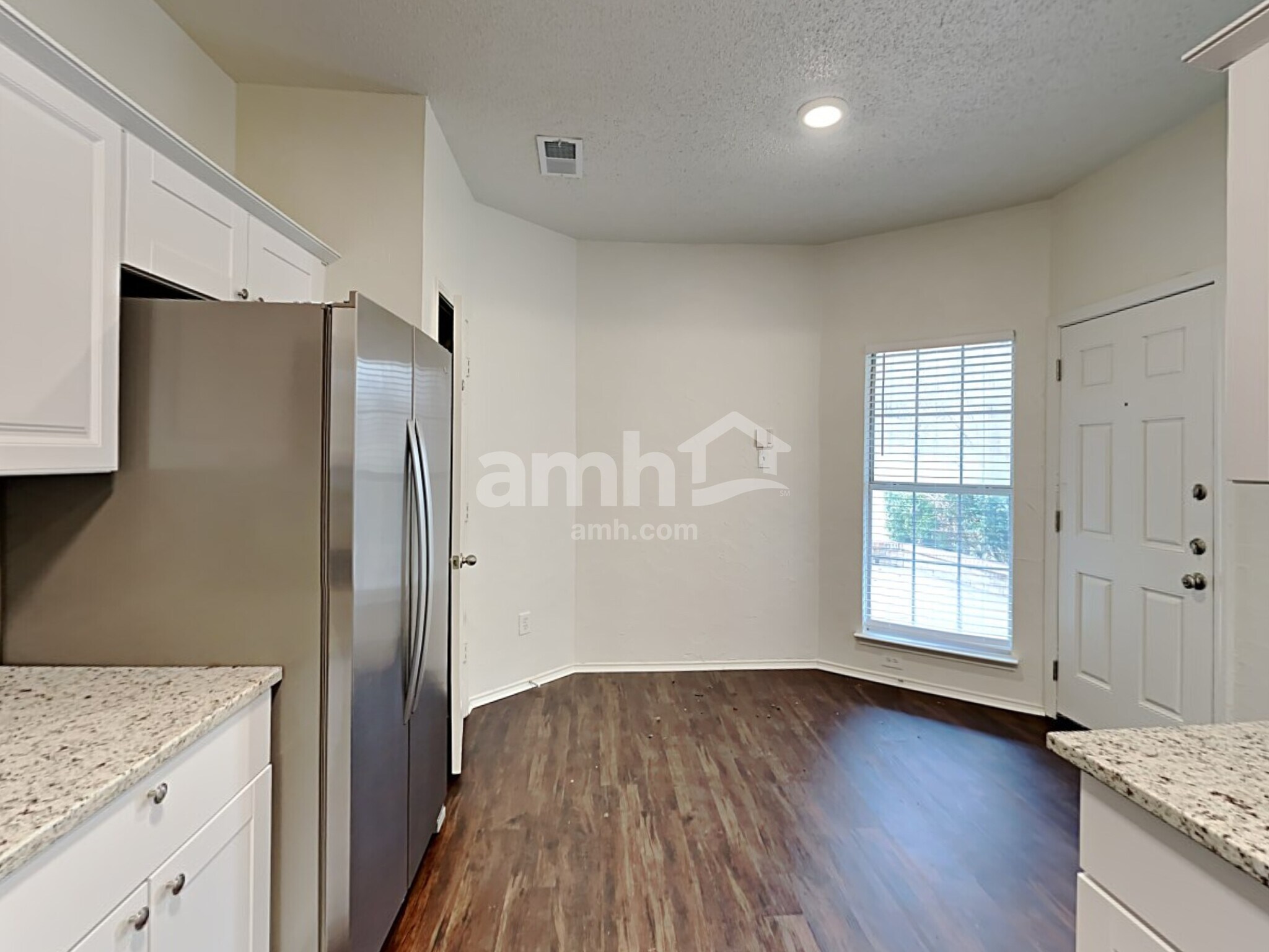 Building Photo - 4521 Mustang Dr