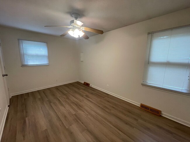 Building Photo - Rustburg Ranch Home