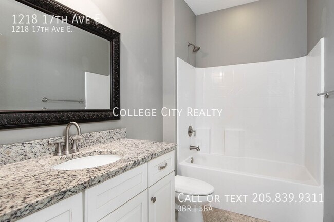 Building Photo - 1218 17th Ave E