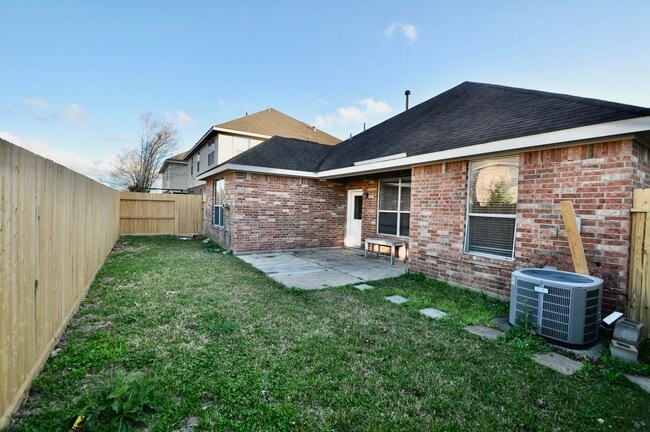 Building Photo - 12315 Field Brook Ct