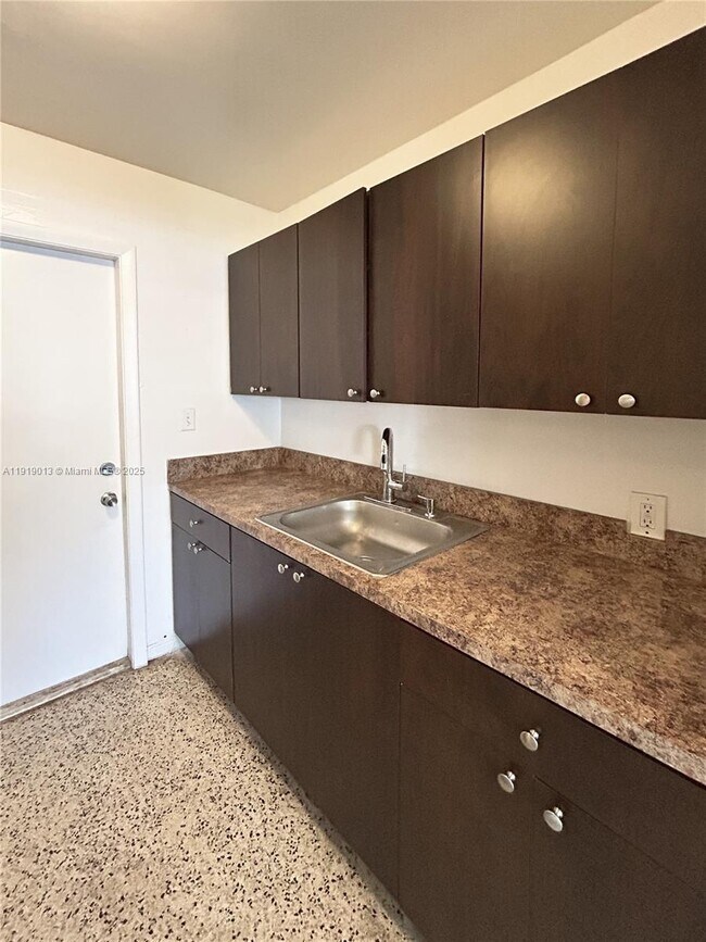 Building Photo - 699 NE 86th St