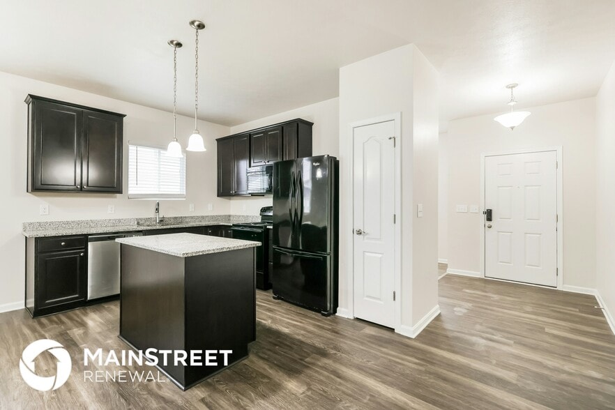 Building Photo - 6041 Edgemont Way