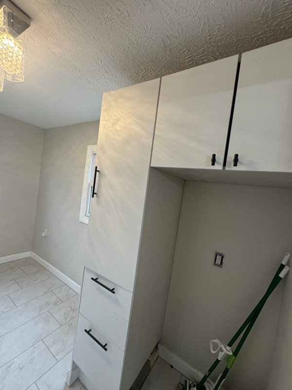 Building Photo - 214 William St