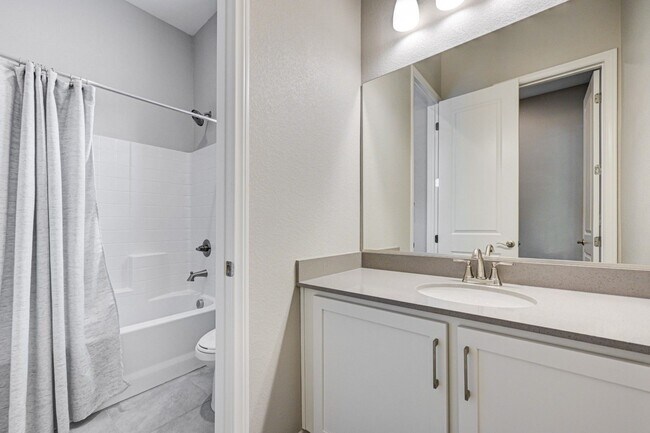 Building Photo - COMFY and NEW 3 Bedroom Home in Skye Canyon!