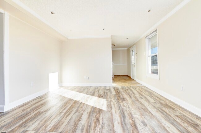 Building Photo - 1649 N Missouri Ave