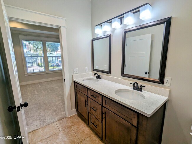 Building Photo - 325 Turtle Cove