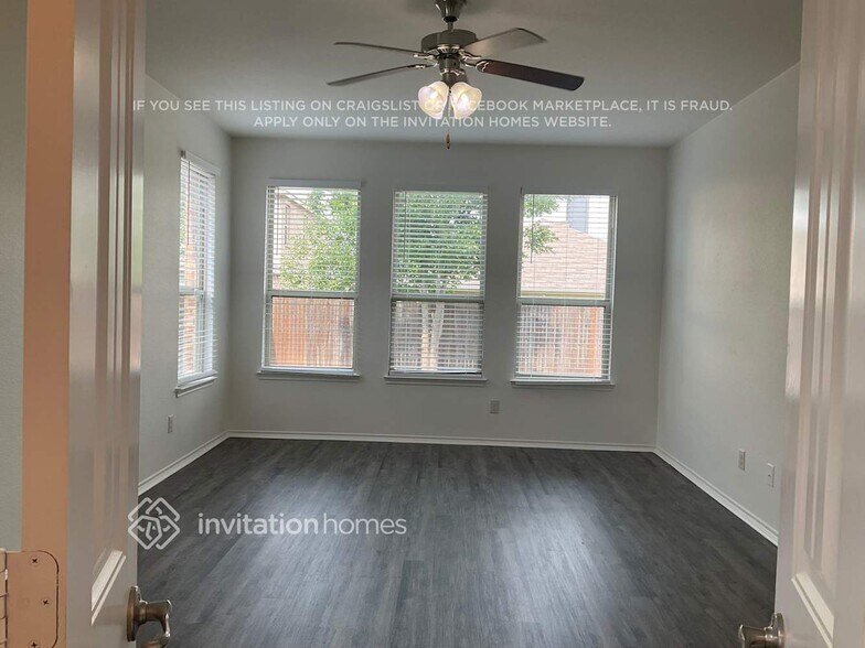Building Photo - 1408 Red River Dr