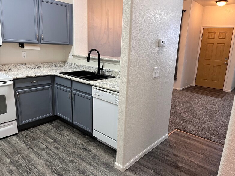 Building Photo - 1888 Reilly Grv